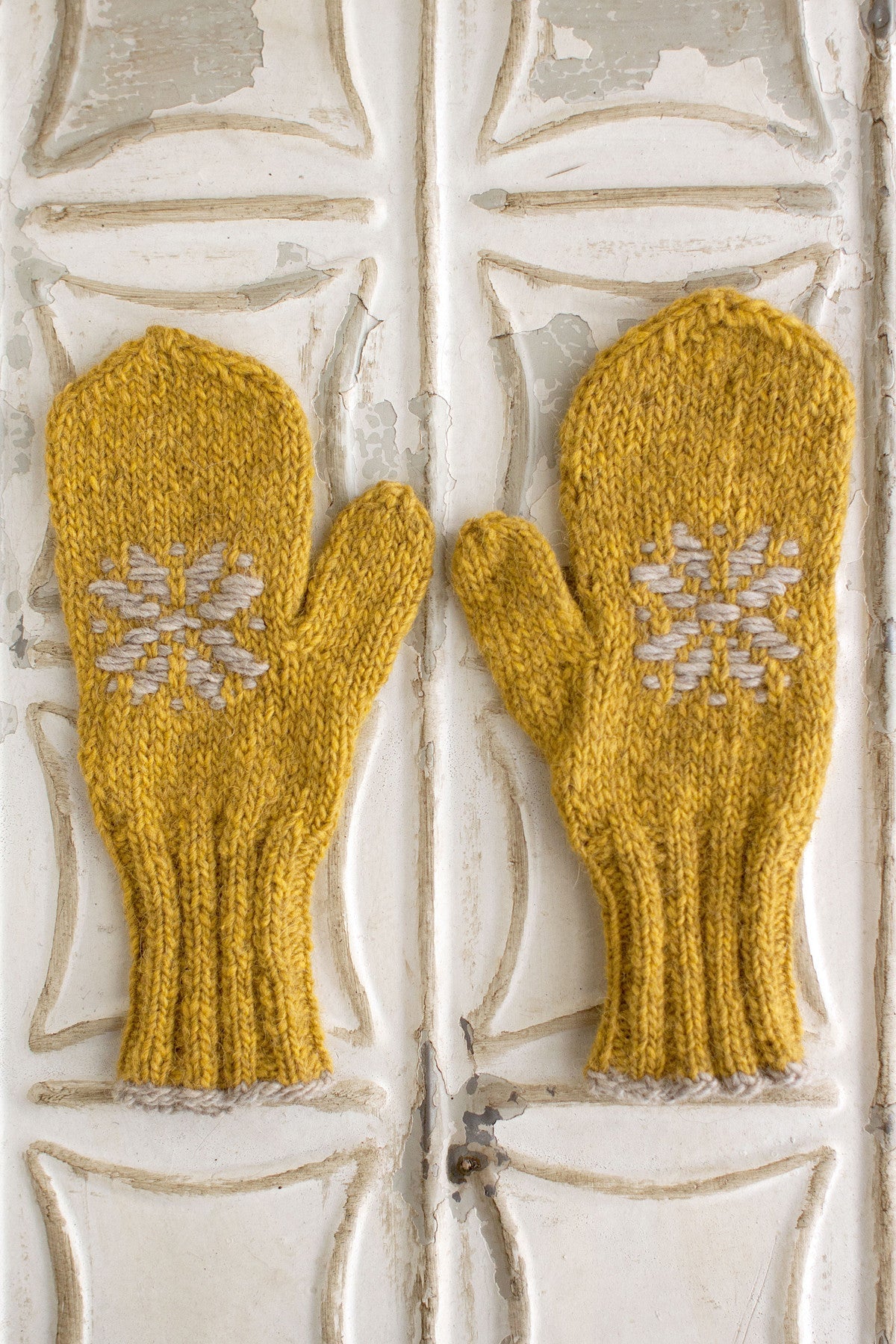 Mount Airy Hat & Mittens 3